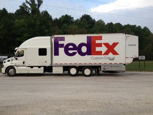 00_FedEx_signs.jpg