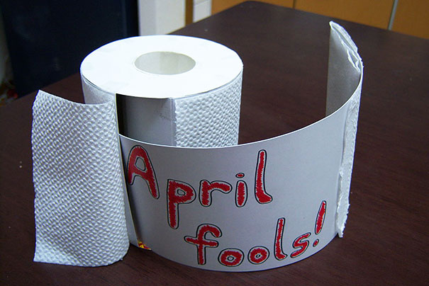 funny-aprils-fool-office-pranks-11.jpg