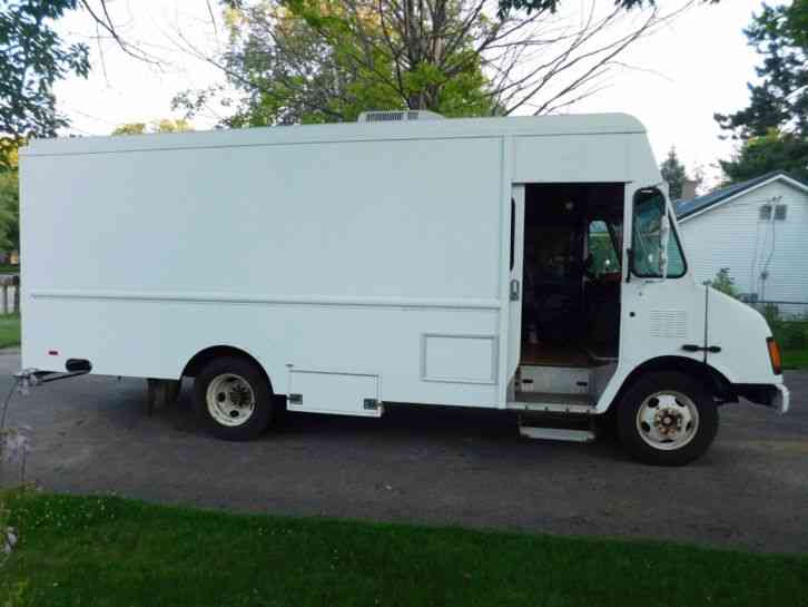 p32-diesel-step-van-box-truck-camper-conversion-office-surveillance-sleeper-202024668442-0.jpg