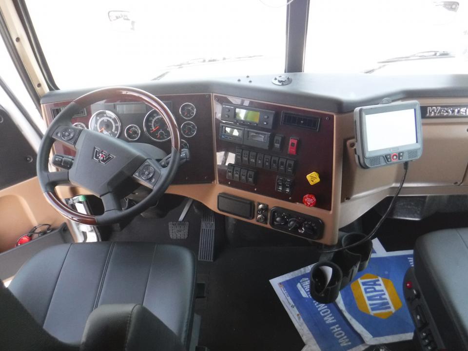 New 2022 Western Star 5700 XE FED EX REEFER UNITS !! For Sale in ...