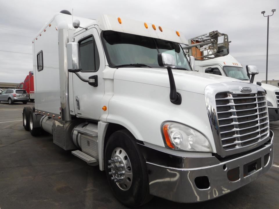 Used 2012 Freightliner Cascadia 125 108" ARI Legacy II Luxury Custom