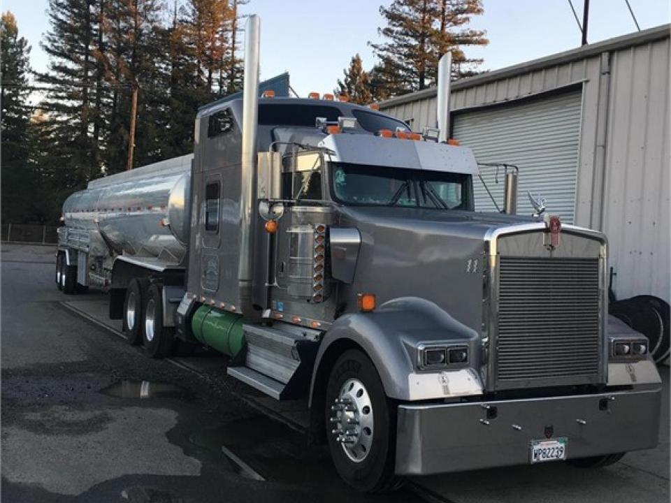 Used 2011 KENWORTH W900 For Sale in Defiance, OH 43512